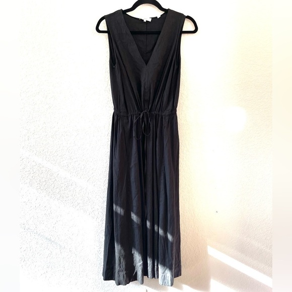 Vince. Drawstring V Neck Linen Blend Dress In Black - Picture 3 of 8